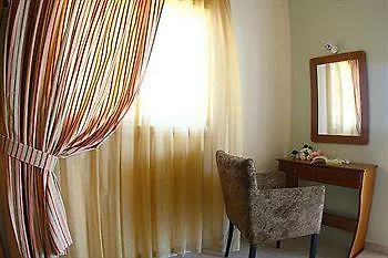 Otel Lithies &