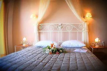 Otel Lithies &