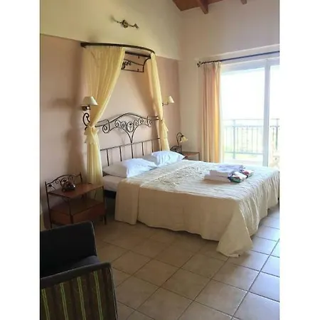 Otel Lithies & 3*